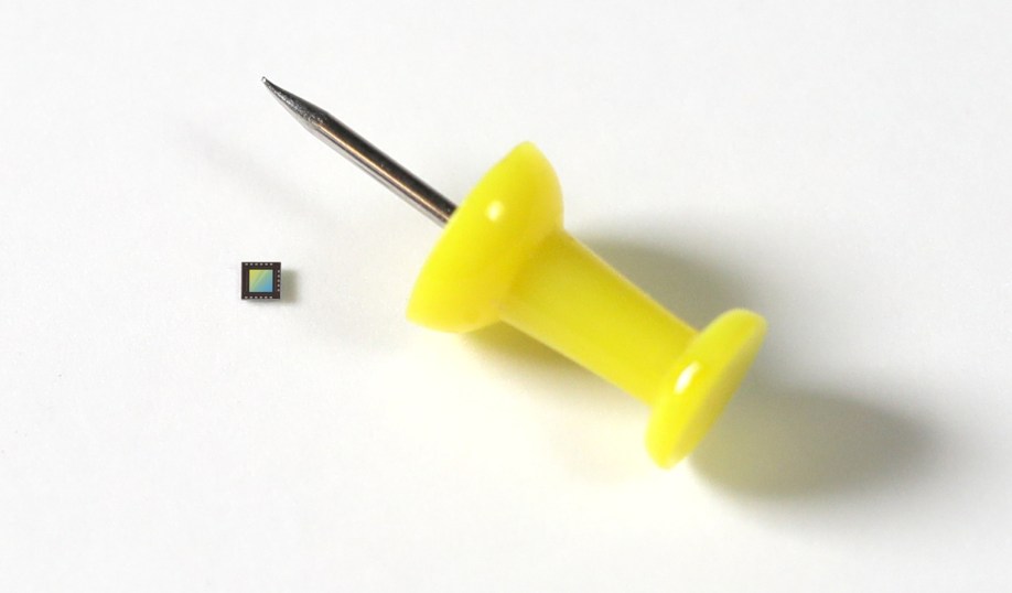 Omnivision OG0TB BSI GS image sensor.