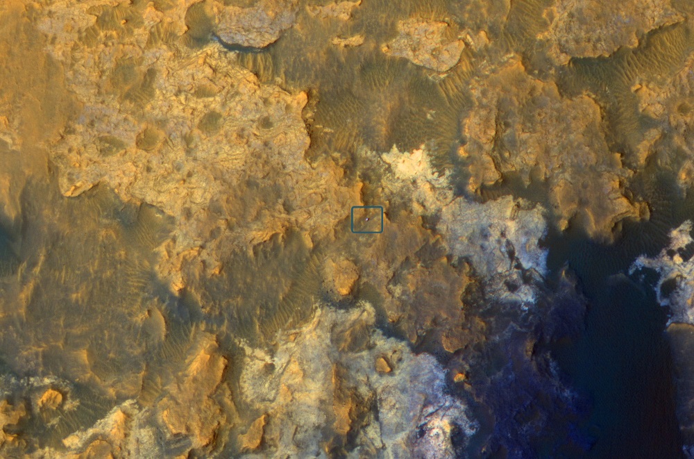 Curiosity rover spotted by satellite