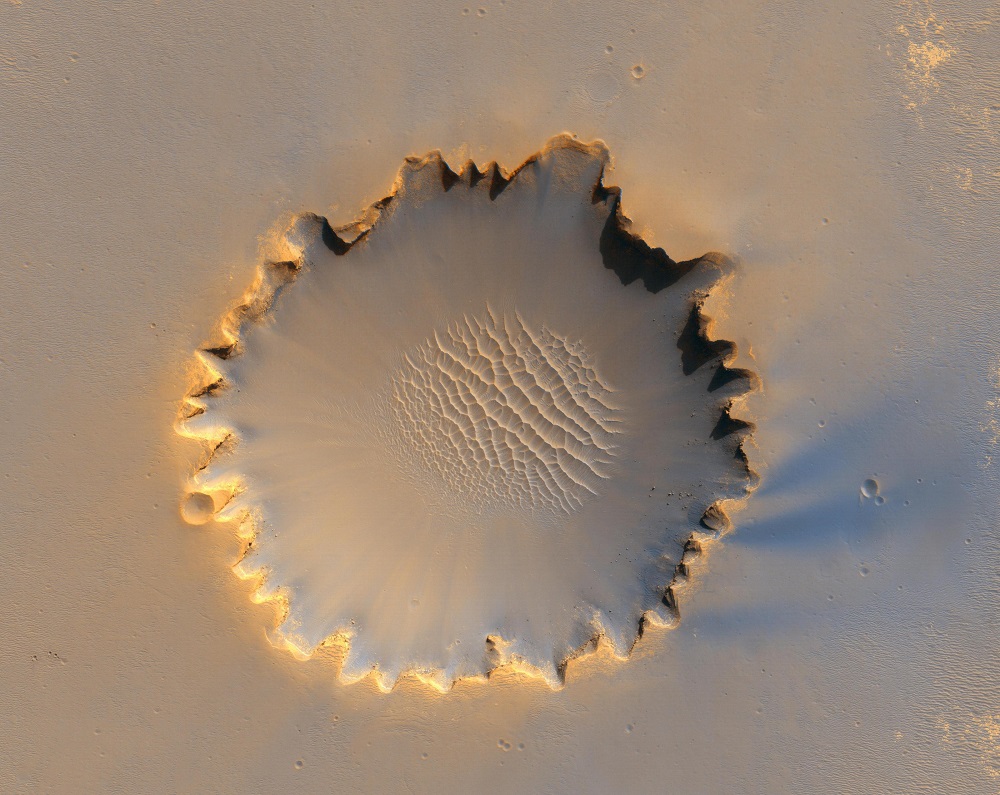 MRO photo of crater on Mars