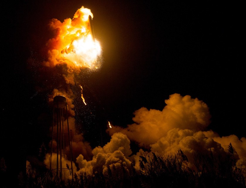 Antares rocket explosion 3