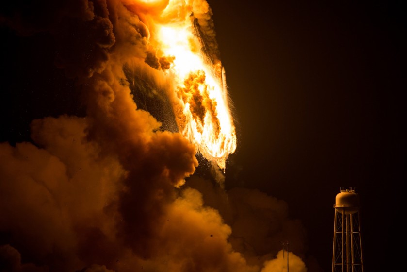 Antares rocket explosion 4