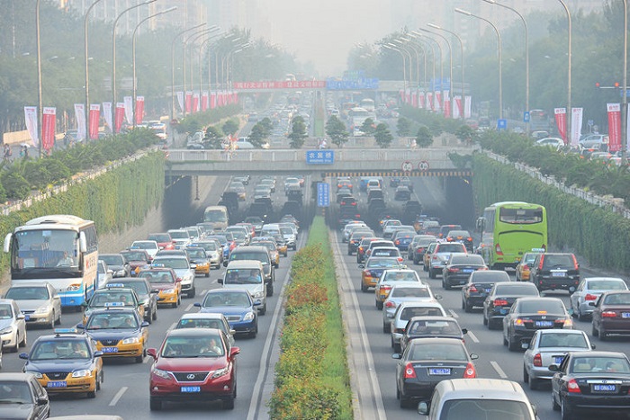 Smog from fossil fuel cars