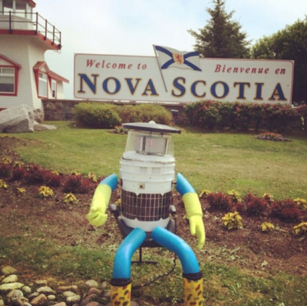 HitchBOT 01