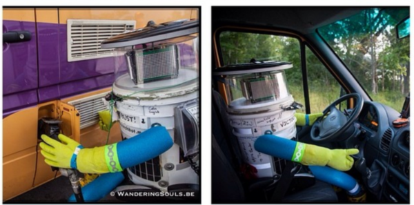 HitchBOT 03