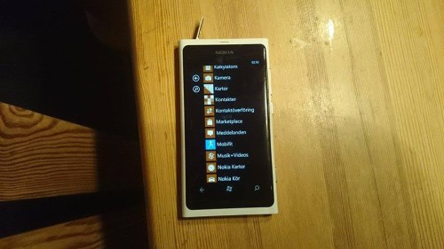 Nokia Lumia 800 (2)