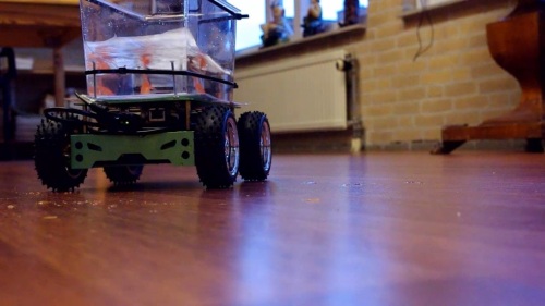 Arduino controlled fish tank car