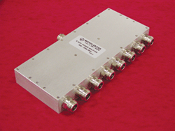 Power divider supports 800 to 2,500 MHz