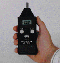 Electrostatic voltmeter is spacing independent