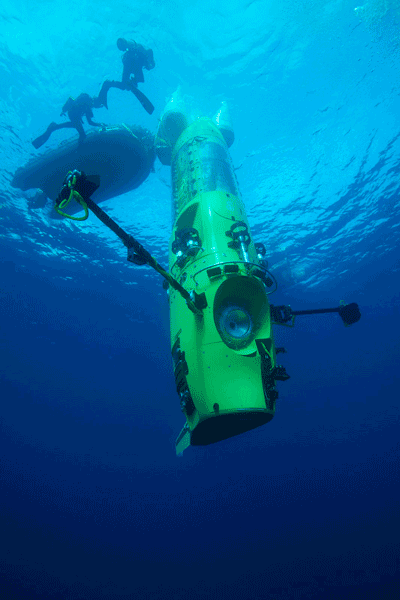 Hollywood director James Cameron to pilot submarine to the bottom of Mariana Trench