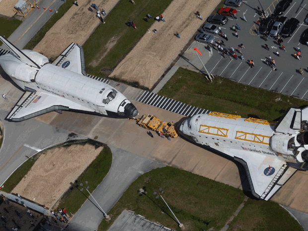 Image of the Day: Shuttles Come Nose-to-Nose