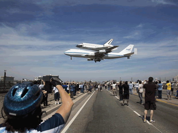 Image of the Day: Endeavour’s Final Flight Ends