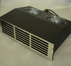 Fan tray cools rack-mounted gear