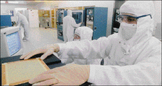 Stable blue phosphor enables EL display breakthrough