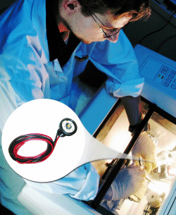 Low-power medical light withstands high heat