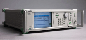 µW signal generator has 100-µs switch rate