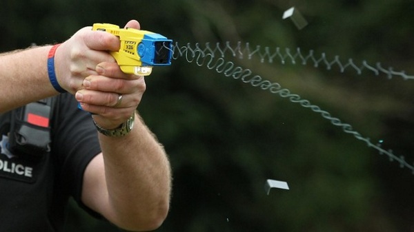 Taser demonstration