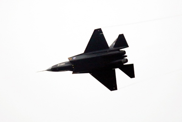 Aerial display of new Chinese stealth jet