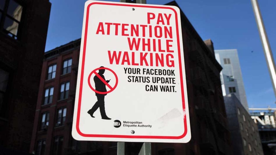 Stop_Walking_and_Texting