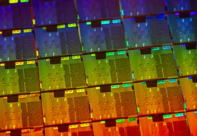 10th-Gen-Intel-Core-processor-wafer