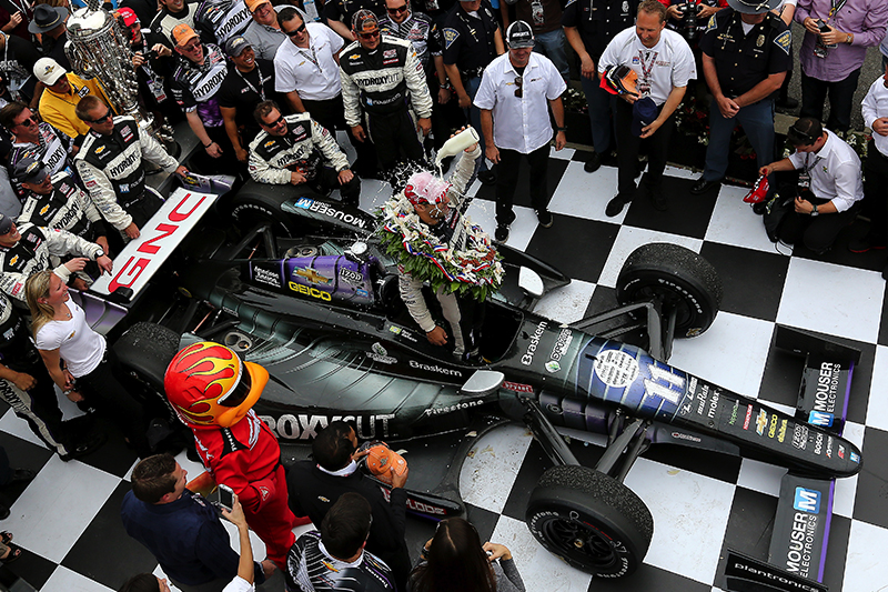 Tony Kanaan Wins the Indy 500