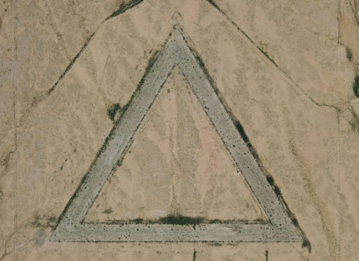 Google Earth Triangle Roadway