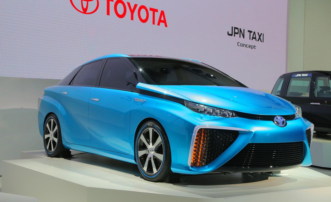 Toyota_hydrogen_fuel_cell