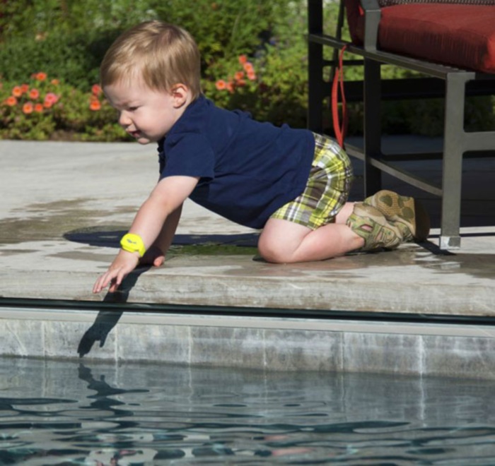 Toddler with iSwimband